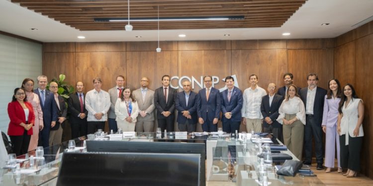 FMI y empresarios del Conep pasan revista a la economía