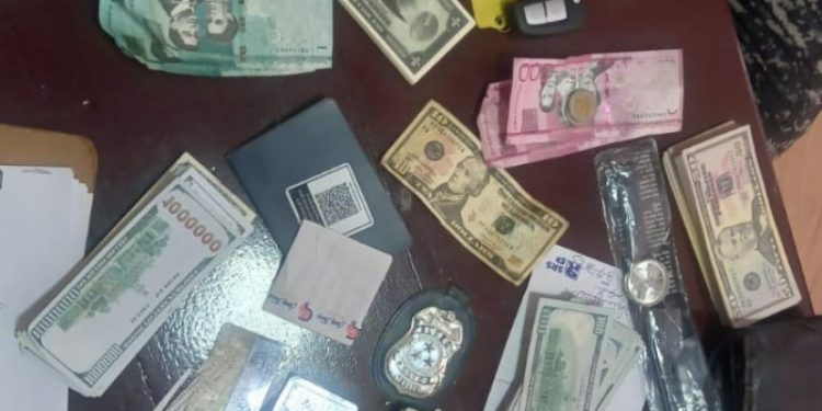 Policía Nacional detiene haitiano con papeletas de US$ 1 millón falsas