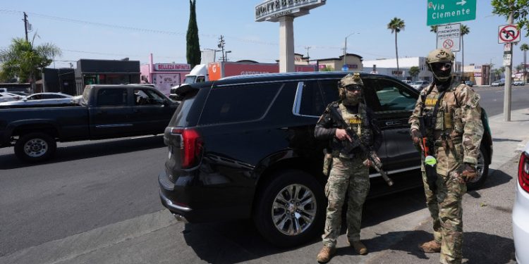 Corte Suprema elimina restricciones a detenciones migratorias en Los Ángeles