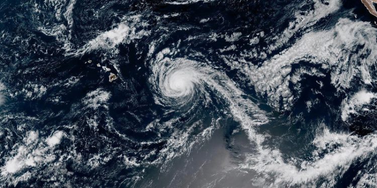 Trayectoria del huracán Kiko: se debilita pero podría generar oleaje peligroso en Hawai