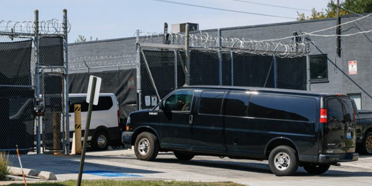 Más del 44 % de migrantes deportados por Arizona llevaban más de una década en EEUU