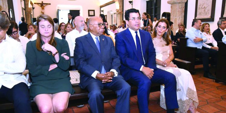 Ministro de Turismo entrega remozada iglesia San Miguel en la Ciudad Colonial