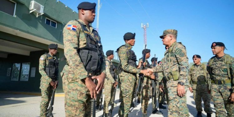 Ministro de Defensa garantiza seguridad en la frontera pese a inestabilidad en Haití