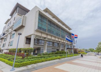 Niña secuestrada en México cuando tenía 11 meses es devuelta por autoridades de RD a su madre