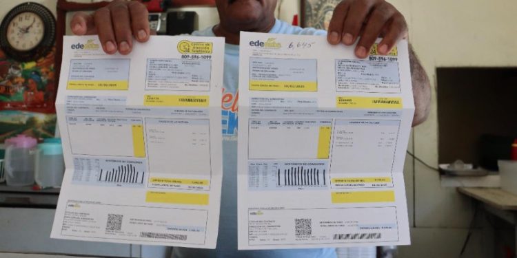 Aumentan en un 20 % las reclamaciones por alta facturación eléctrica en Santiago, según Protecom