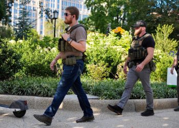 Hijos de inmigrantes dejan de ir a la escuela por temor a ICE