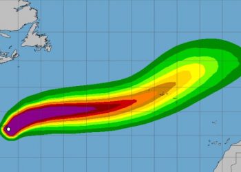 Gabrielle alcanza categoría 4 al sureste de Bermudas y provoca fuertes marejadas en EEUU