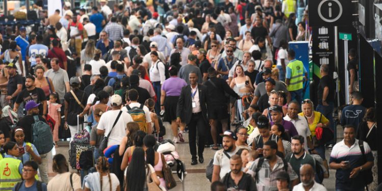 Apagón en el AILA desata ola de críticas y reabre el debate sobre la gestión aeroportuaria