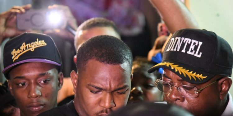 Tras horas escondidos, jóvenes buscados por actos delictivos se entregan a la Policía en Guachupita