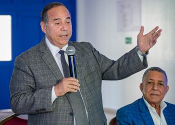 Gobierno fortalece vínculos con periodistas de Santiago en encuentro encabezado por DPP y DIECOM