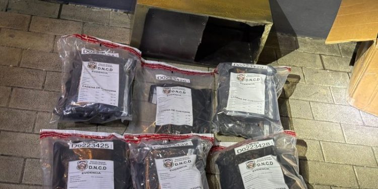 Incautan 98 paquetes de marihuana ocultos en cajas de suministros médicos