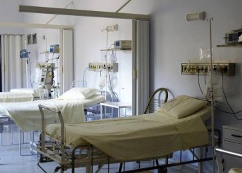 Colombia destapa escándalo en el sistema de salud: $2,3 billones facturados a personas fallecidas