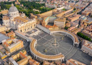 Vaticano admite que la Iglesia descuida demasiado a las víctimas de abusos