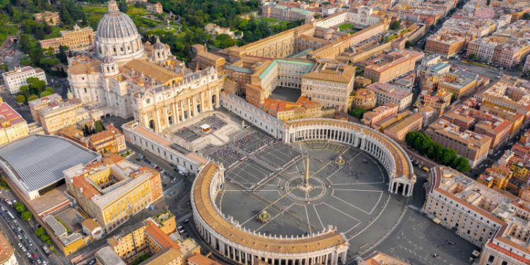 Vaticano admite que la Iglesia descuida demasiado a las víctimas de abusos