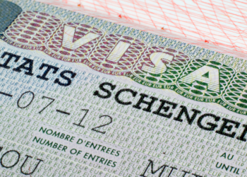 El espacio Schengen ya no usará sellos en pasaportes y ahora opta por registrar datos biométricos
