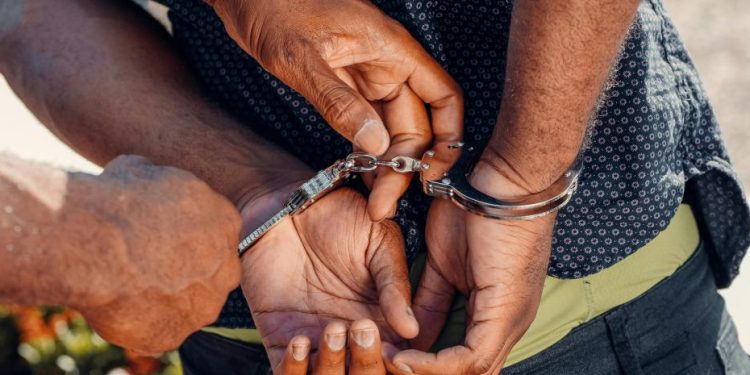 Ministerio Público y Policía arrestan alguacil implicado en muerte de joven en San Francisco