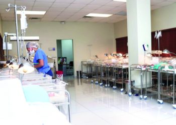 Programa logra liberar de parálisis cerebral a 18 bebés