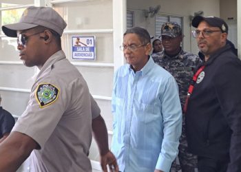 Prisión domiciliaria y garantía económica a sacerdote acusado de violación en Villa Los Almácigos