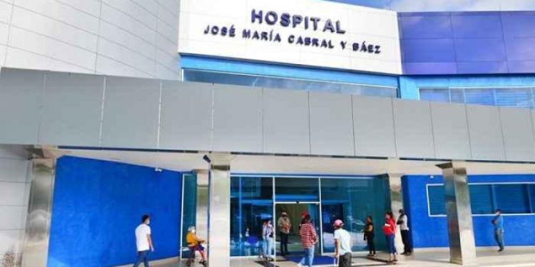 Director dice que el Cabral y Báez tiene camas para todos los servicios