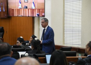 Donald Guerrero asegura defenderá con pruebas la transparencia de su gestión pública