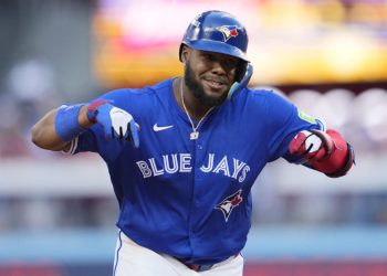 Vladimir Guerrero Jr. pega grand slam y Toronto pone a Yankees contra la pared