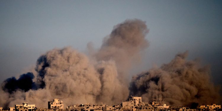 Israel y Hamás logran acuerdo sobre primera fase de plan para poner fin a guerra en Gaza, dice Trump