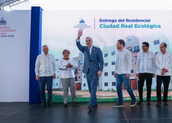 Abinader entrega más de 400 apartamentos en Santo Domingo Este