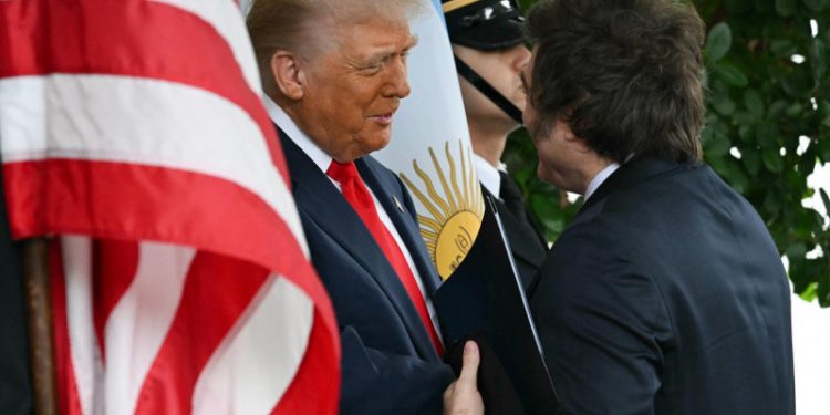 Trump condiciona la ayuda a Argentina al éxito de Milei en las elecciones legislativas