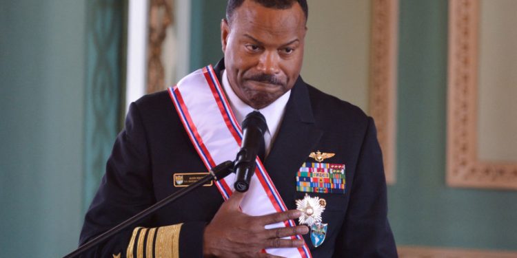 Comandante de EE.UU. a cargo de operaciones cerca de Venezuela anuncia su retirada