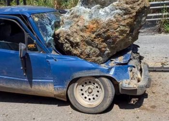 Ya van tres derrumbes de rocas en carretera de Jarabacoa