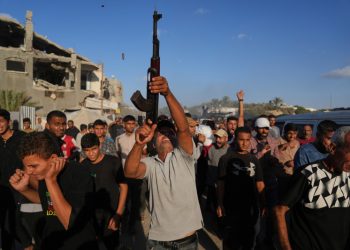 Israel acusa a Hamás de violar tregua y suspende envío de ayuda a Gaza