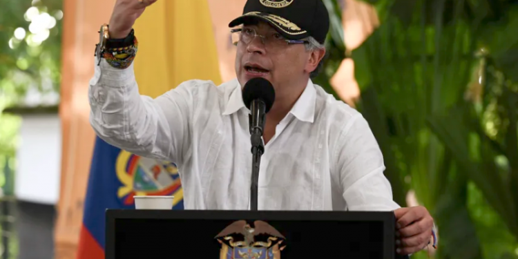 Colombia denuncia una amenaza de "invasión" de EEUU y llama a consultas a su embajador