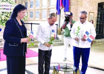 Efemérides Patrias conmemora el 175 aniversario del natalicio de Salomé Ureña