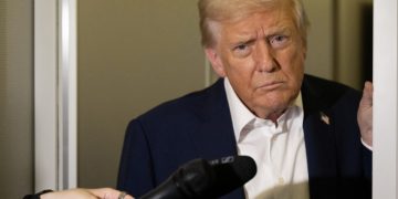 Trump ordena empezar a probar las armas nucleares de EE.UU. "inmediatamente"