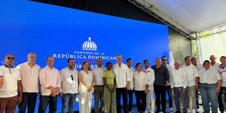 Presidente Abinader dispone RD$2,000 millones para construcción de 25 polideportivos a nivel nacional