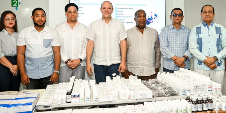 Gabinete de Política Social dona más de RD$12 millones en medicamentos para fortalecer el sistema de salud en Santiago