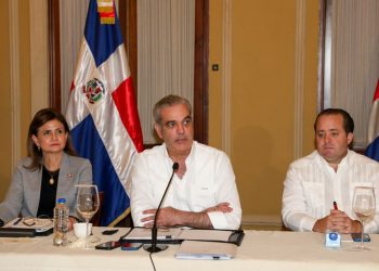 Presidente Abinader dispone suspensión de la docencia y las labores en los sectores público y privado por 48 horas en el Gran Santo y litoral Sur por tormenta Melissa