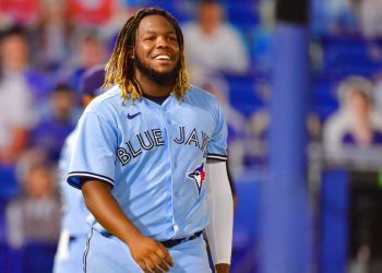 Condenan a Vladimir Guerrero Jr. a pagar RD$25 millones a empresa por trabajos en su villa de Nizao