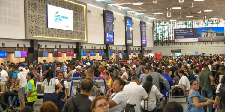 Retrasados vuelos hacia y desde EE.UU. por cierre del gobierno