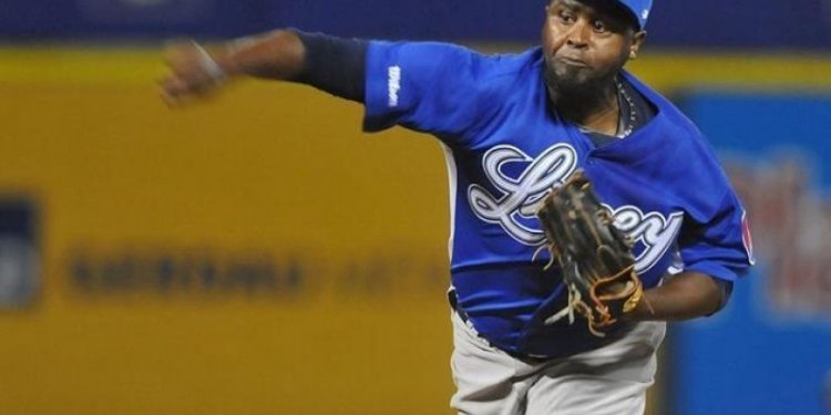 Los Tigres del Licey dejan libre a Jairo Asencio, el líder histórico de salvados de Lidom