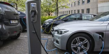 La importación de autos eléctricos presenta un descenso sostenido en RD