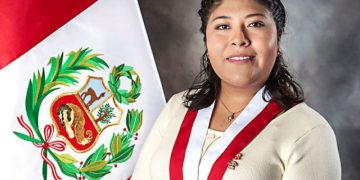Justicia peruana ordena arrestar a exprimera ministra