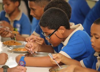 El Inabie investiga a suplidores de almuerzo por riesgo sanitario