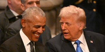 Trump presiona a legisladores republicanos; Obama participa en mítines demócratas