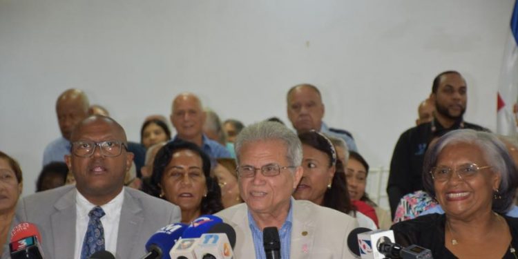 Médicos logran que las ARS suban pagos por consultas