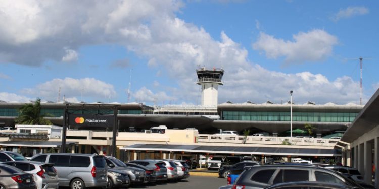 Aerodom anuncia que no hay cancelaciones de vuelos desde RD hacia Estados Unidos