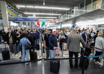 Otros 1,200 vuelos cancelados en EEUU por cierre gubernamental