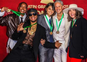 Los artistas dominicanos que buscan el gramófono dorado en los Latin Grammy 2025