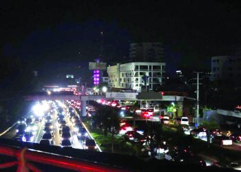 Autoridades: apagón general se debió a caída en cascada por una desconexión manual de una línea energizada