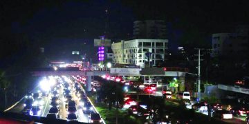 Autoridades: apagón general se debió a caída en cascada por una desconexión manual de una línea energizada